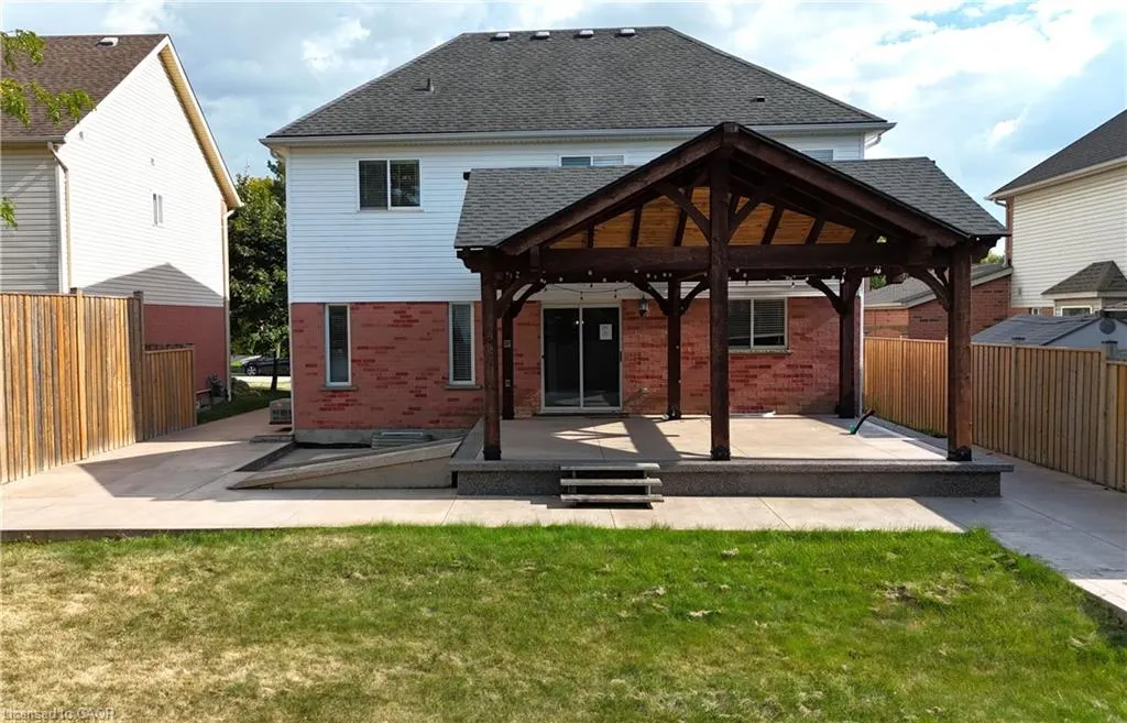 6 Shadyridge Place