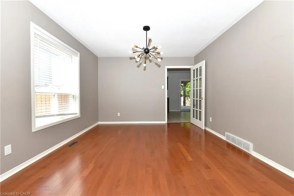 6 Shadyridge Place