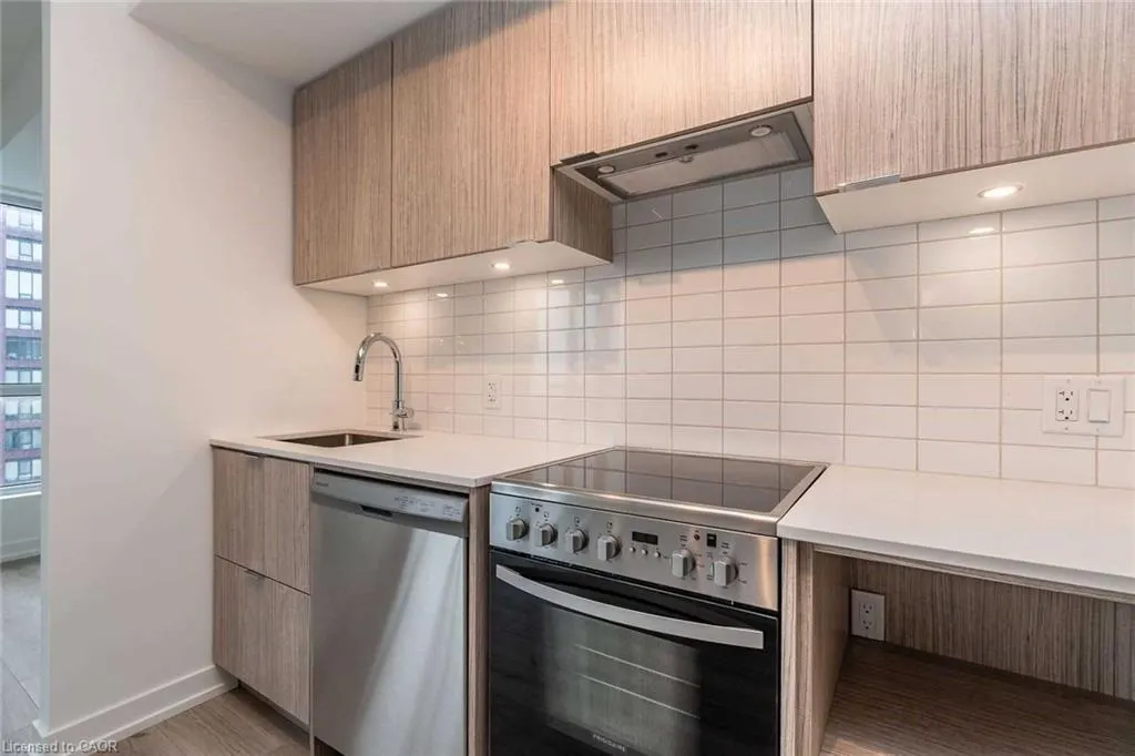 395 Bloor Street E, #2201
