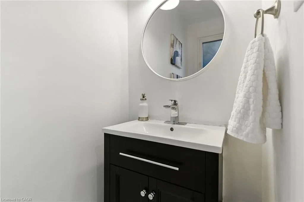1 Royalwood Court, #5