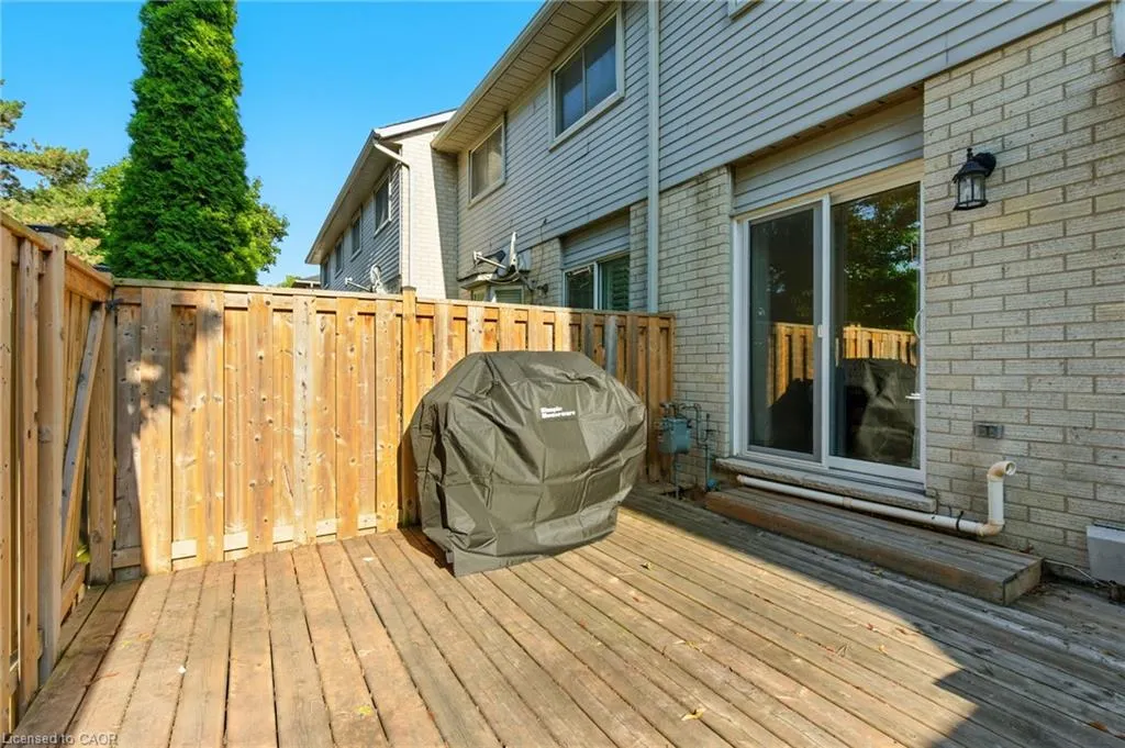 1 Royalwood Court, #5
