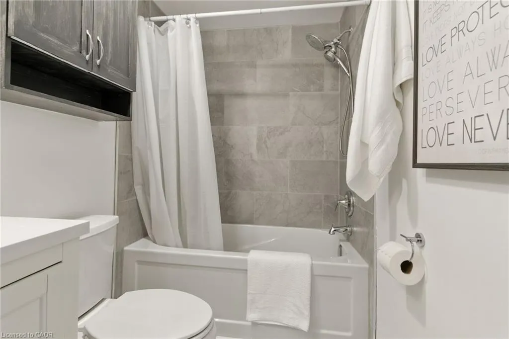 1 Royalwood Court, #5