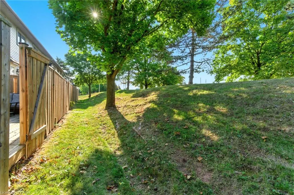 1 Royalwood Court, #5