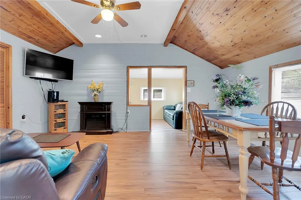 17 Maple Lane