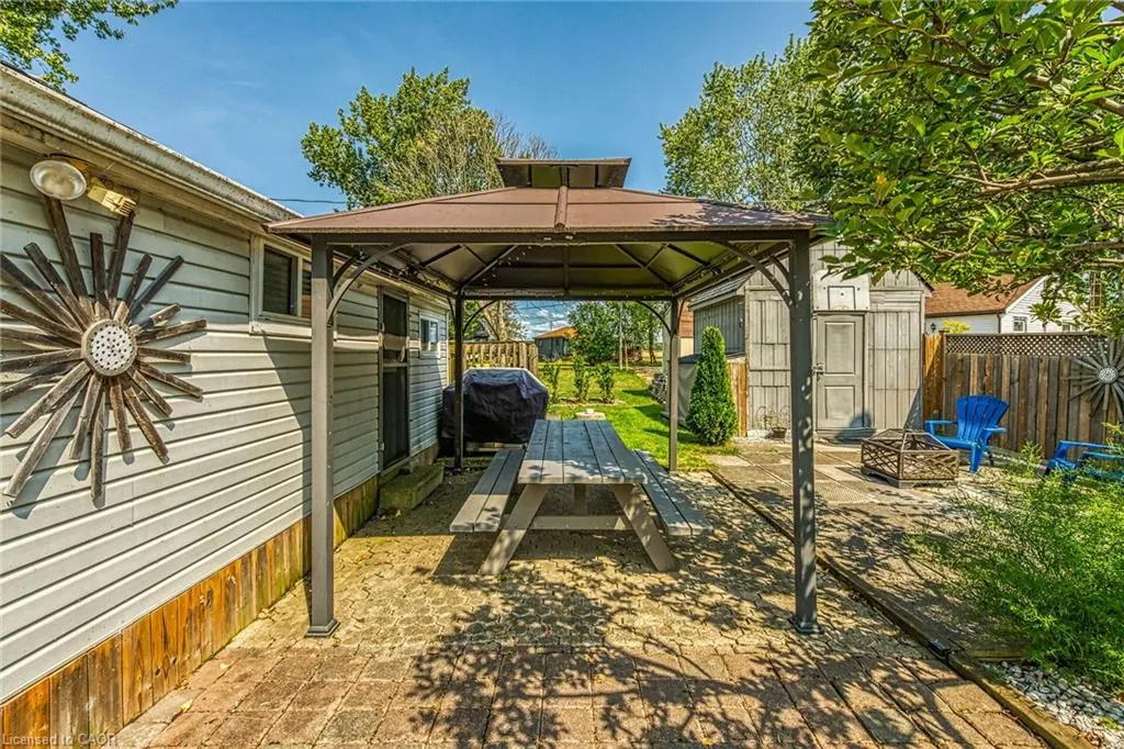 17 Maple Lane