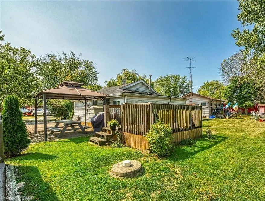 17 Maple Lane