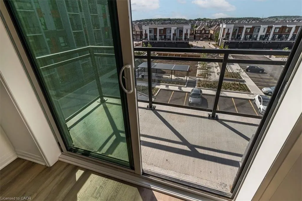 95 Dundas Street W, #404