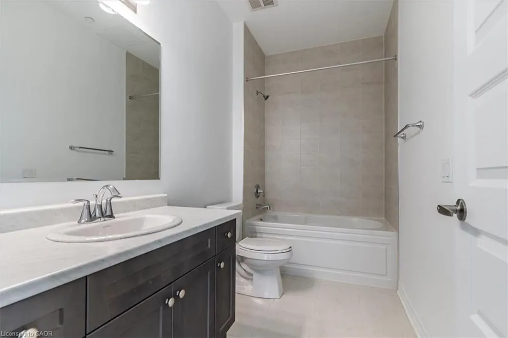 95 Dundas Street W, #404