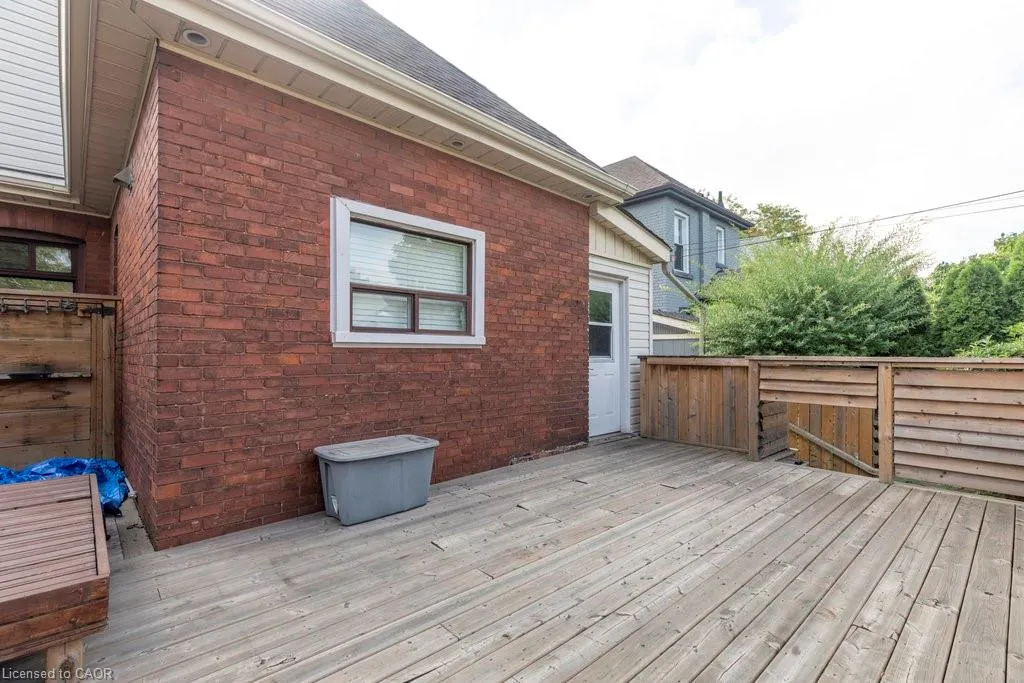 147 Kensington Avenue N