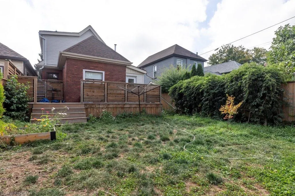 147 Kensington Avenue N