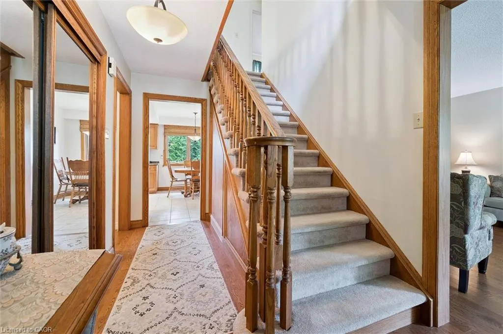 45 Applewood Crescent