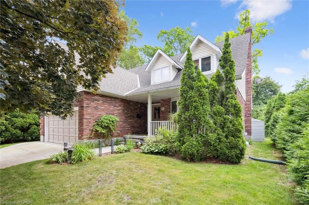 45 Applewood Crescent