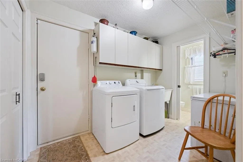 45 Applewood Crescent