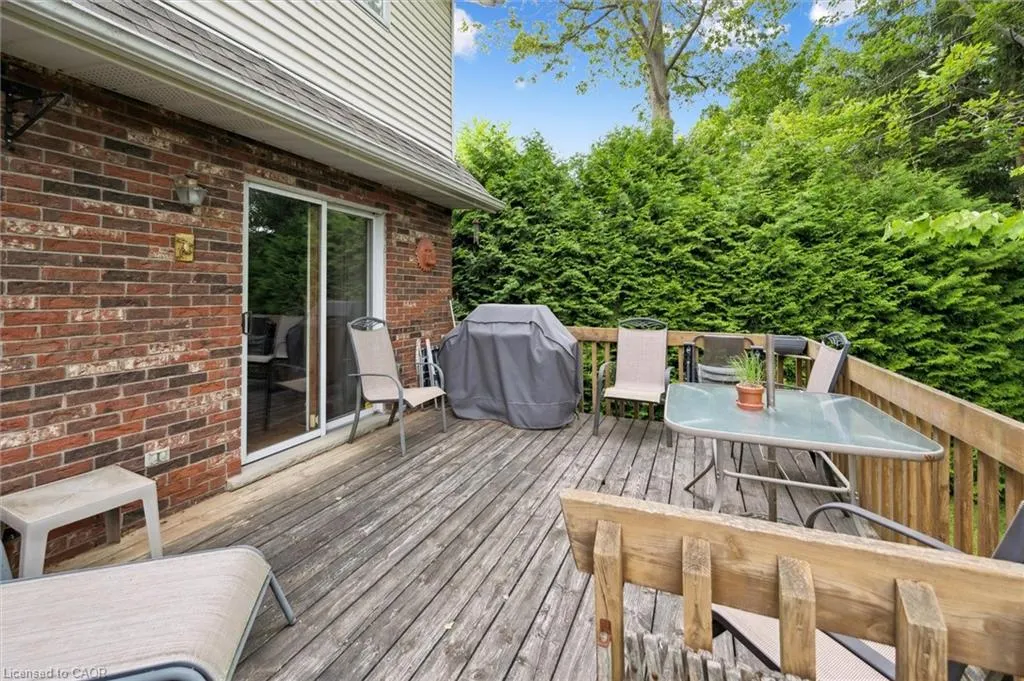 45 Applewood Crescent