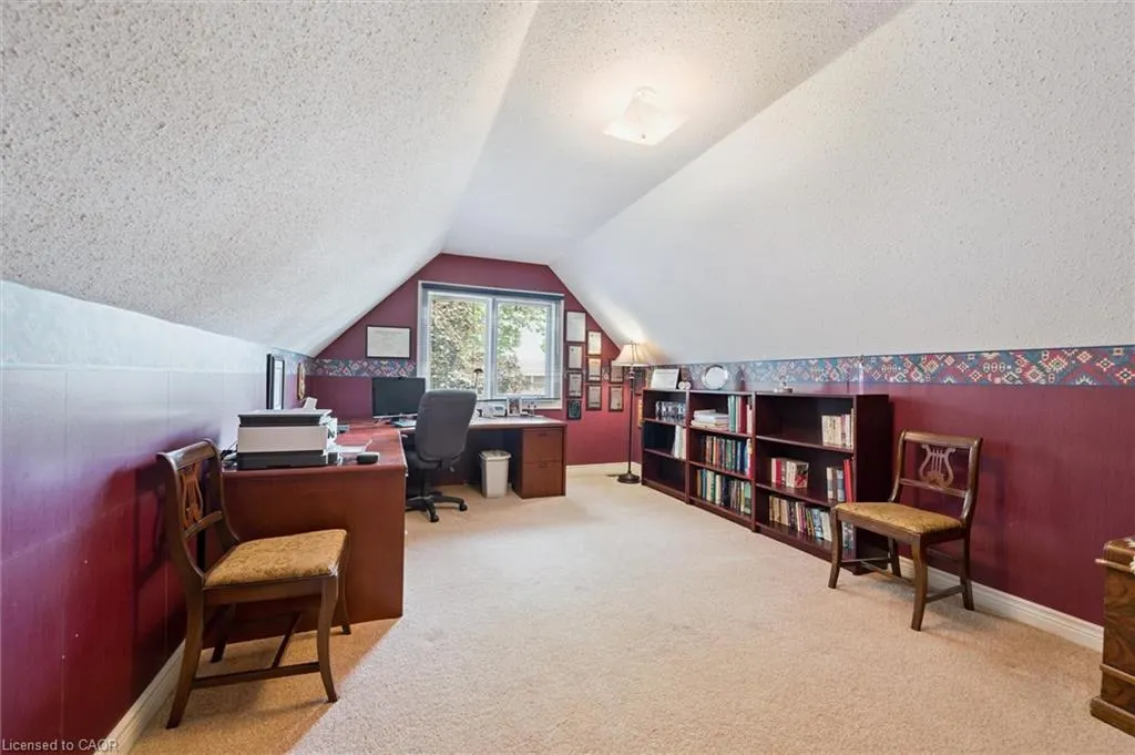 45 Applewood Crescent