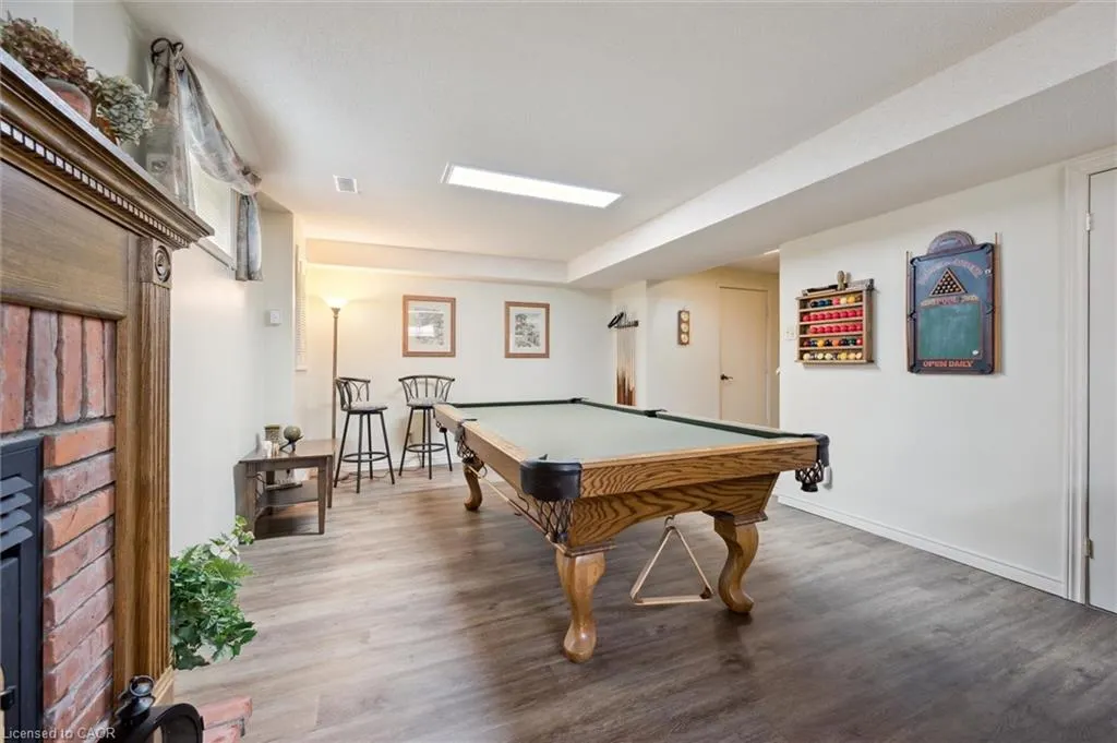45 Applewood Crescent