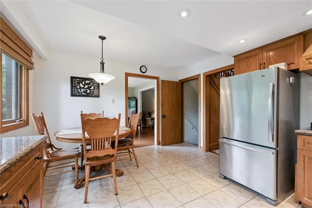 45 Applewood Crescent