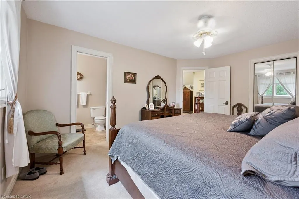 45 Applewood Crescent