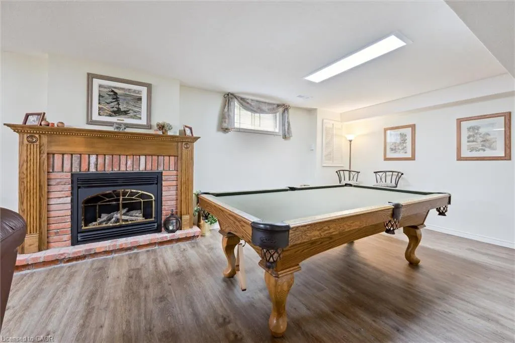 45 Applewood Crescent