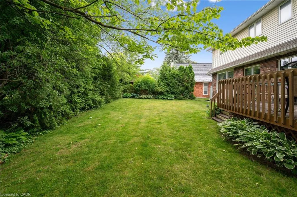 45 Applewood Crescent