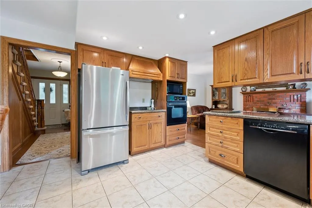 45 Applewood Crescent