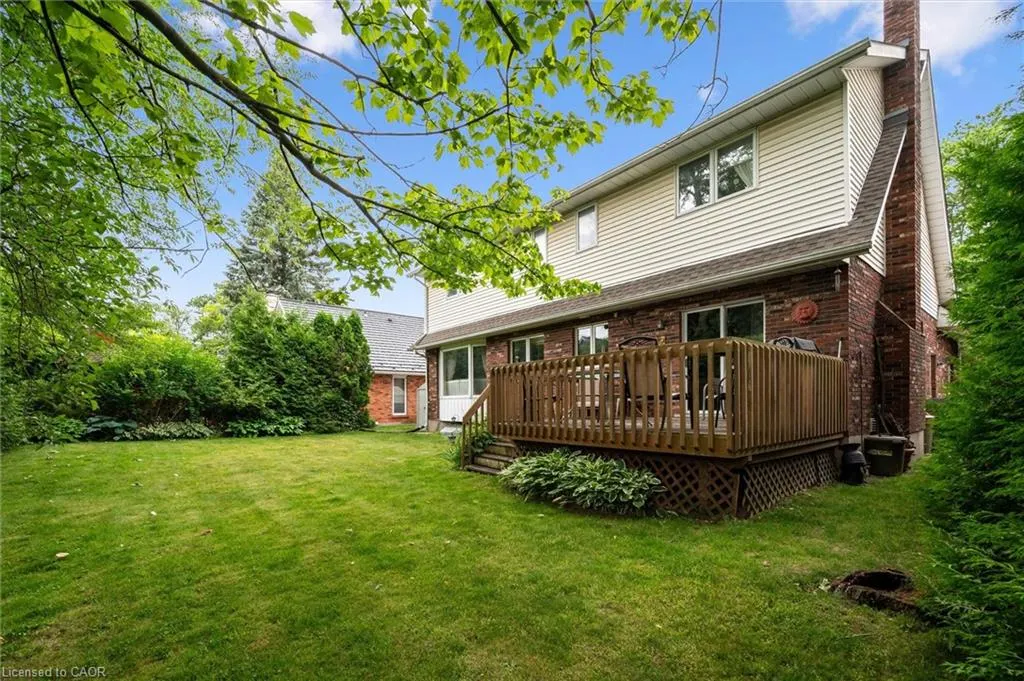 45 Applewood Crescent