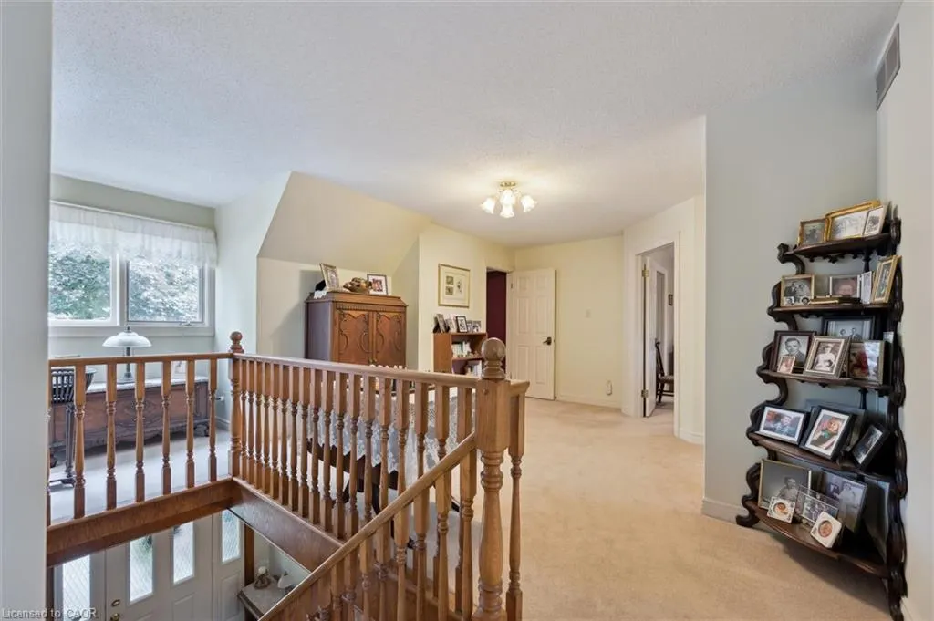 45 Applewood Crescent