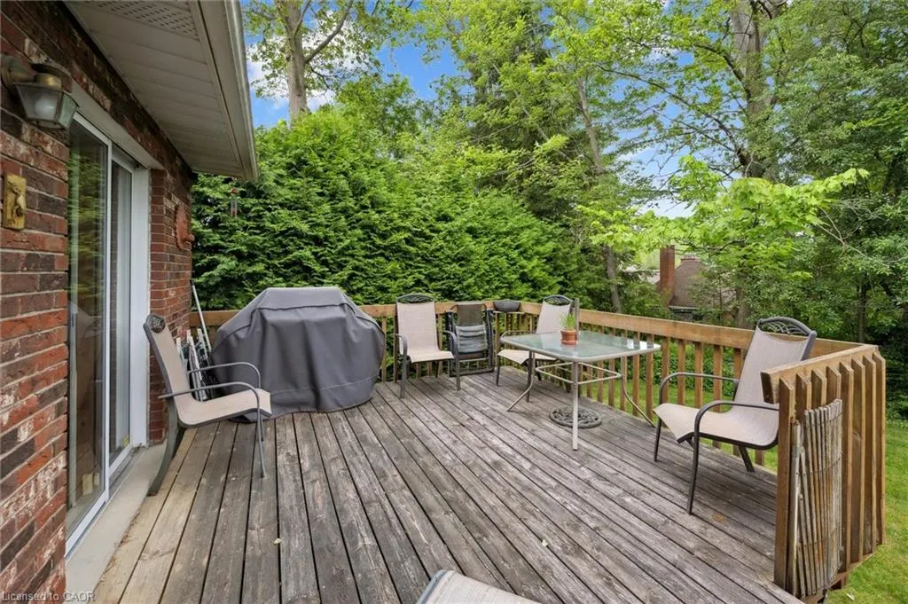 45 Applewood Crescent