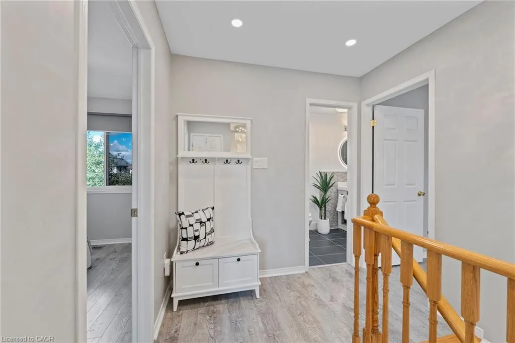 28 Hollinrake Avenue