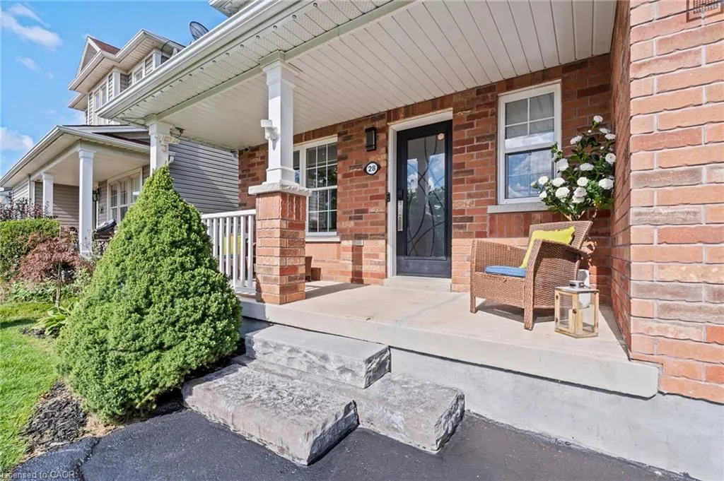 28 Hollinrake Avenue