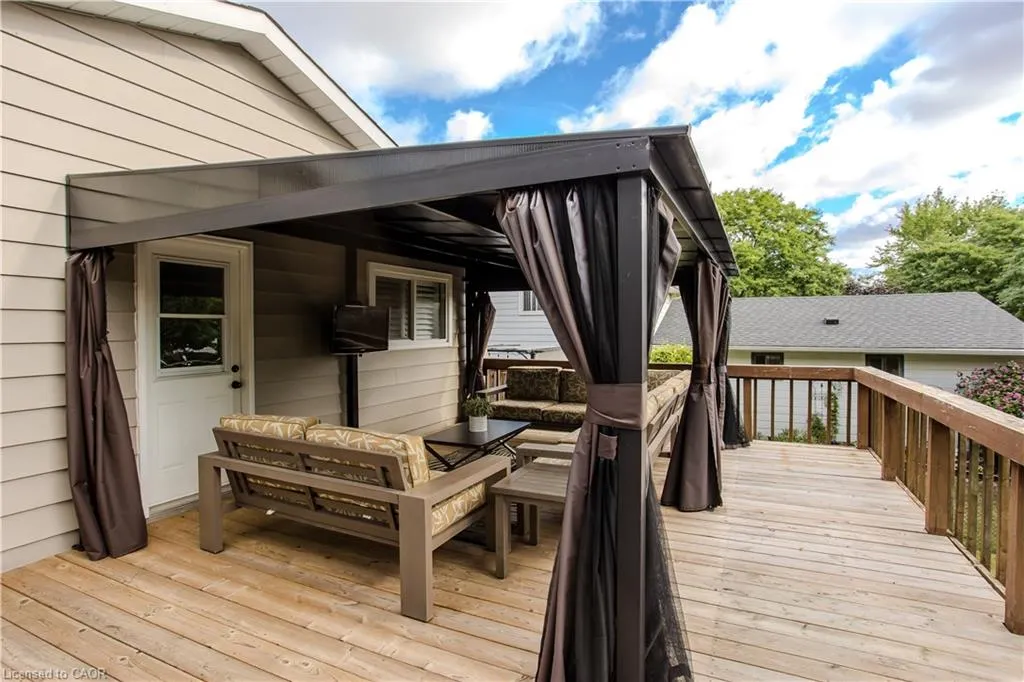 2126 Linmouth Terrace