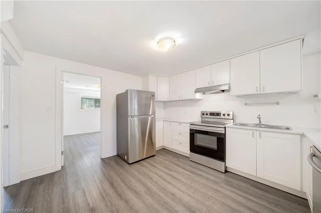 13 Meadowbrook Crescent