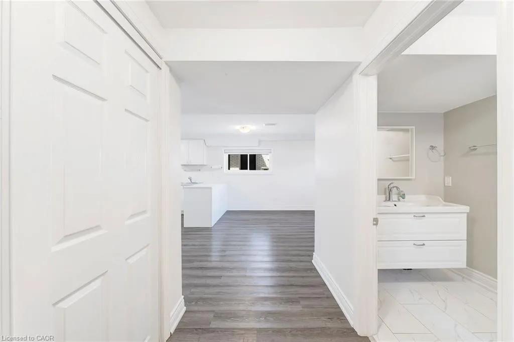 13 Meadowbrook Crescent