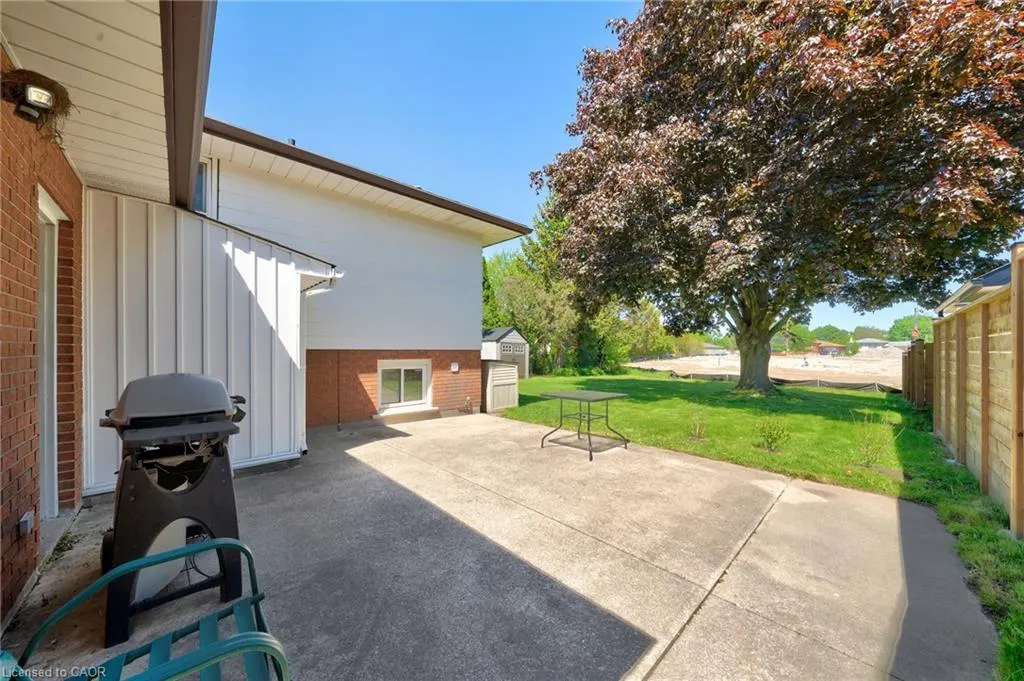 13 Meadowbrook Crescent