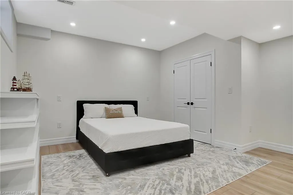 909 Dunnigan Court