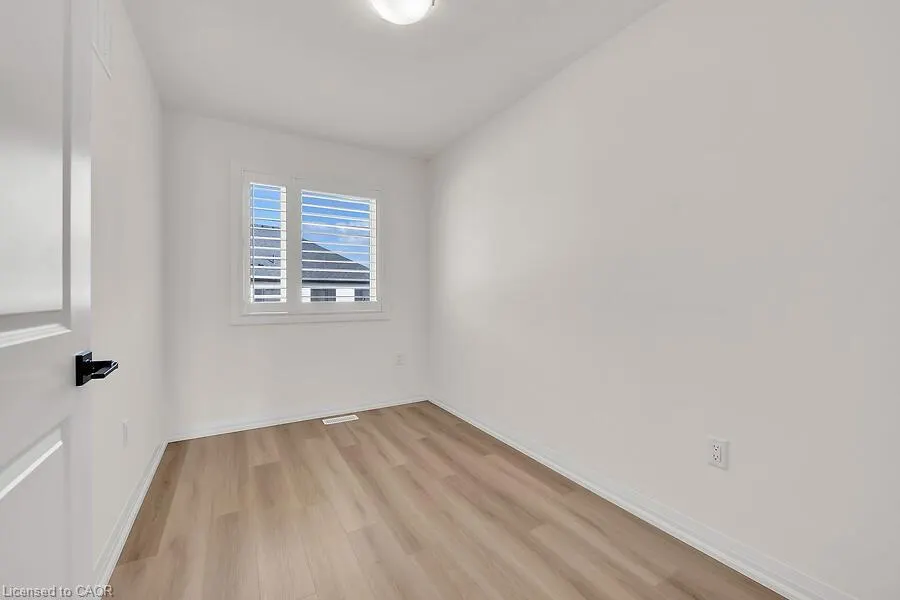 4040 Mountain Street, #201