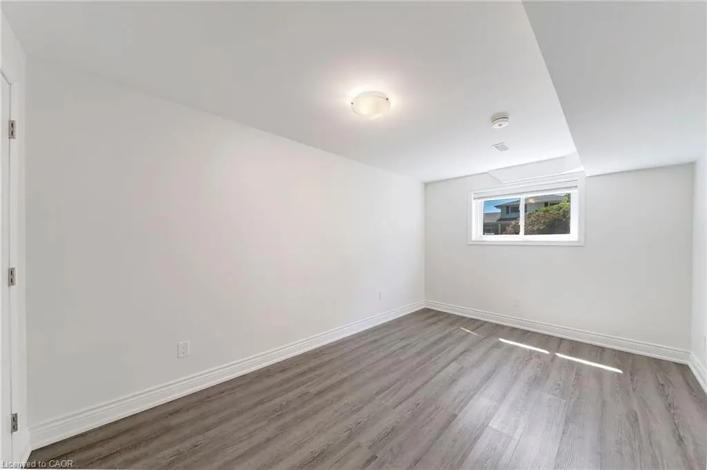 13 Meadowbrook Crescent