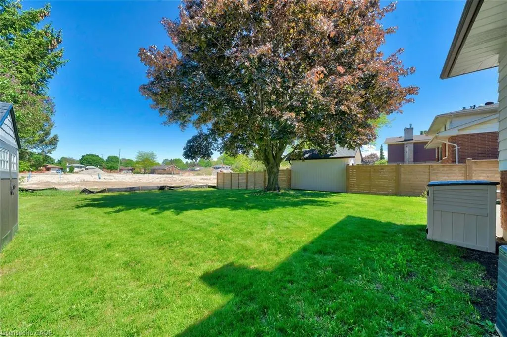 13 Meadowbrook Crescent