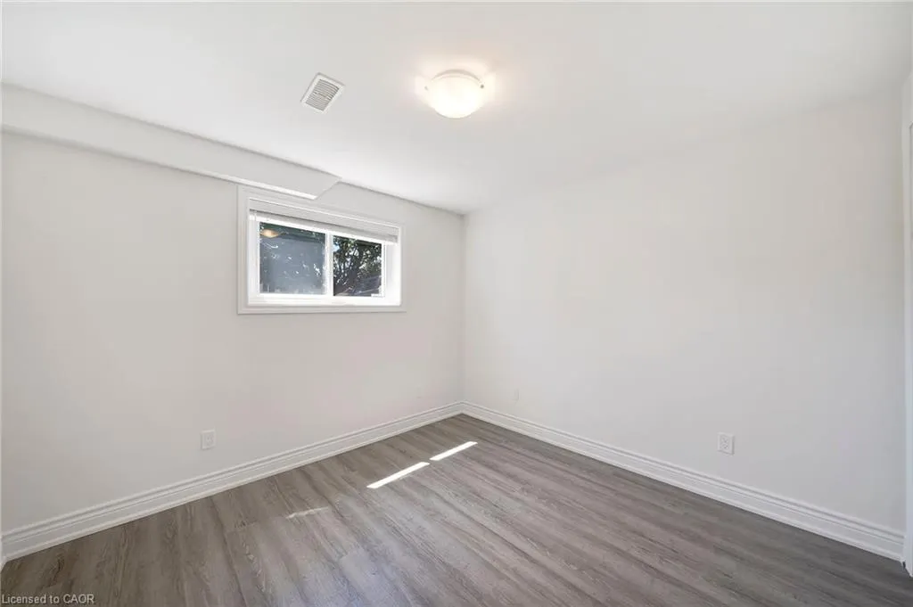 13 Meadowbrook Crescent