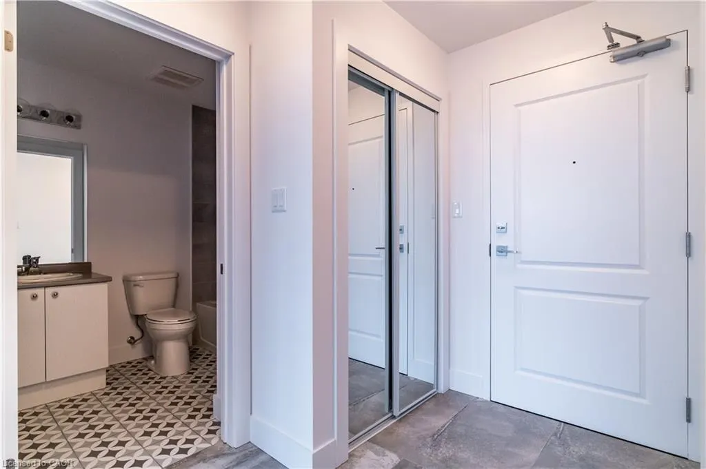 125 Shoreview Place, #523