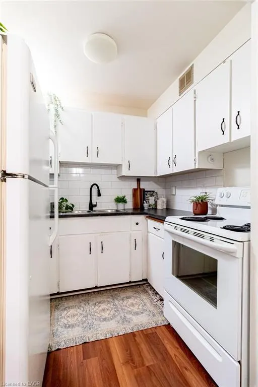 23 Main Street, #205