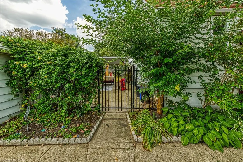 8 Downey Road