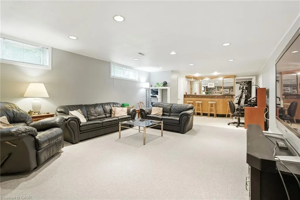 20 Woodside Drive