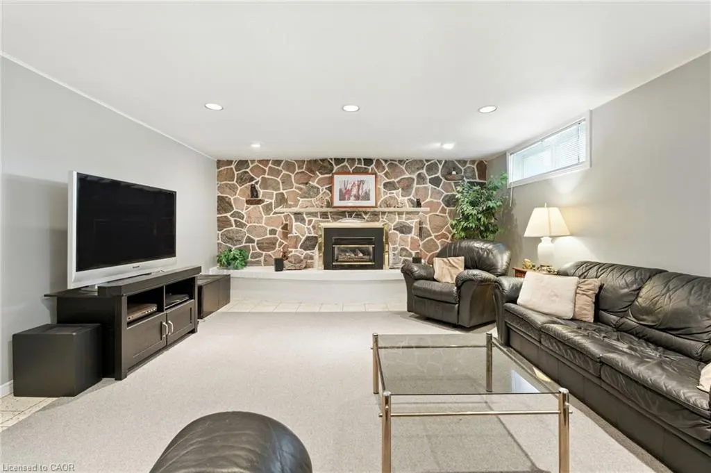 20 Woodside Drive