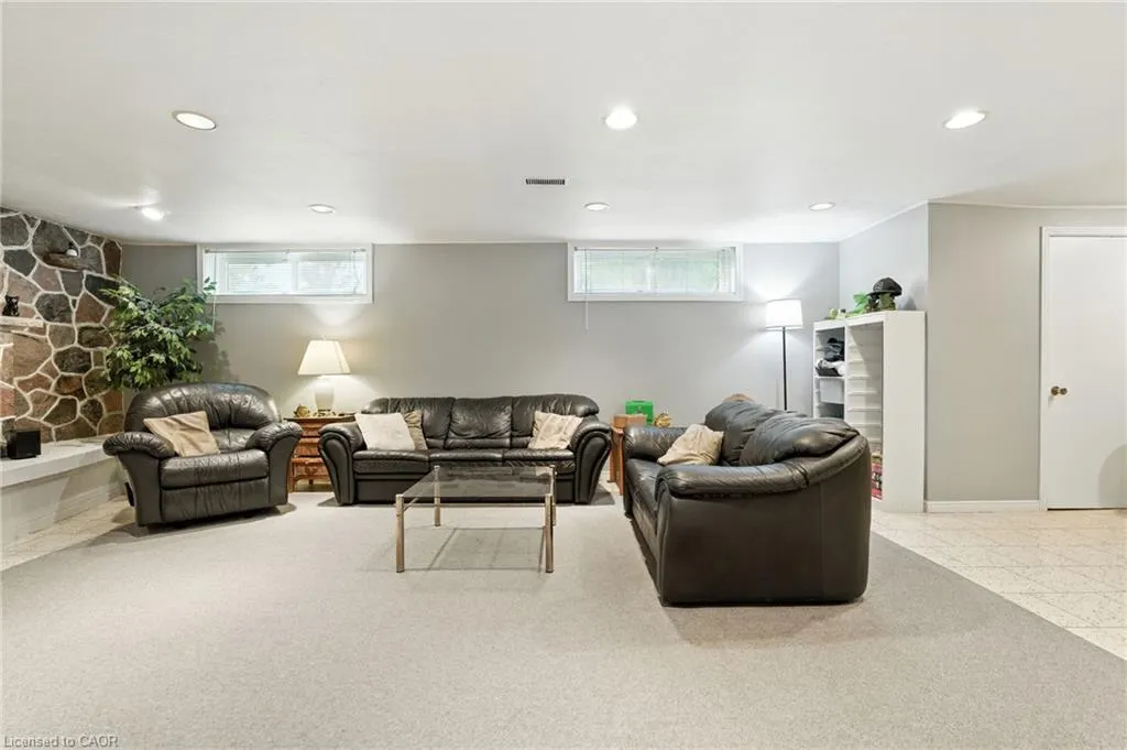 20 Woodside Drive