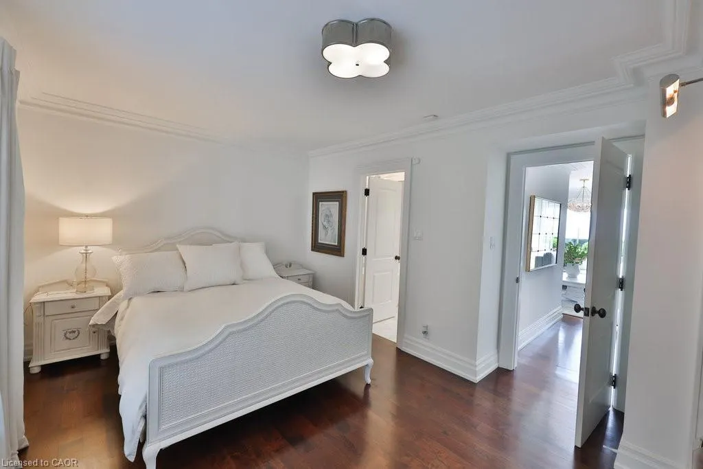 8 Chartwell Road