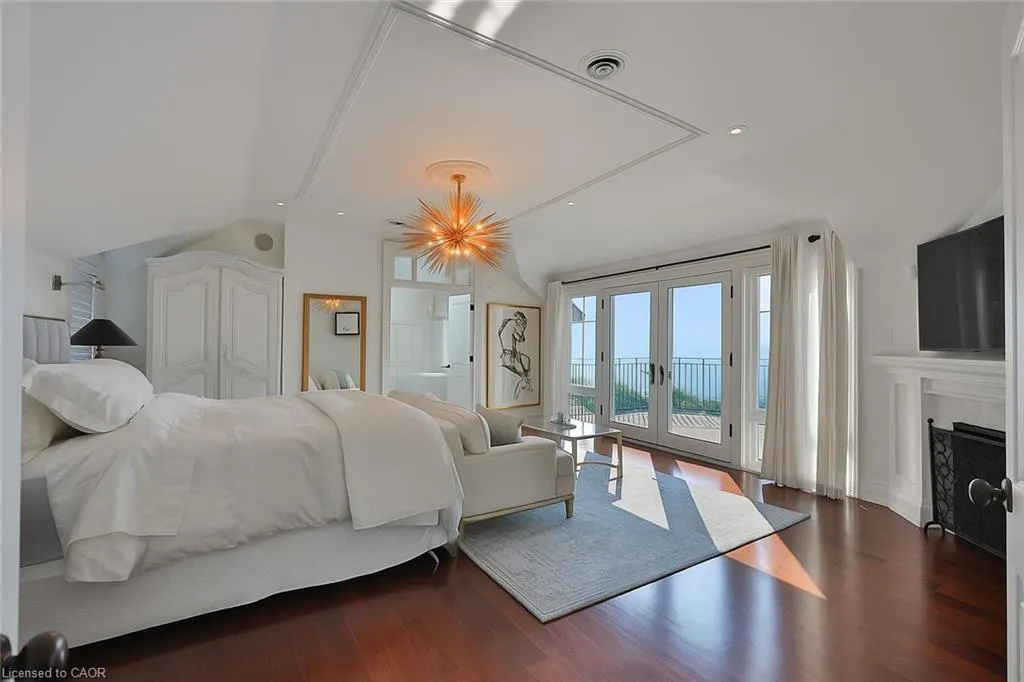 8 Chartwell Road