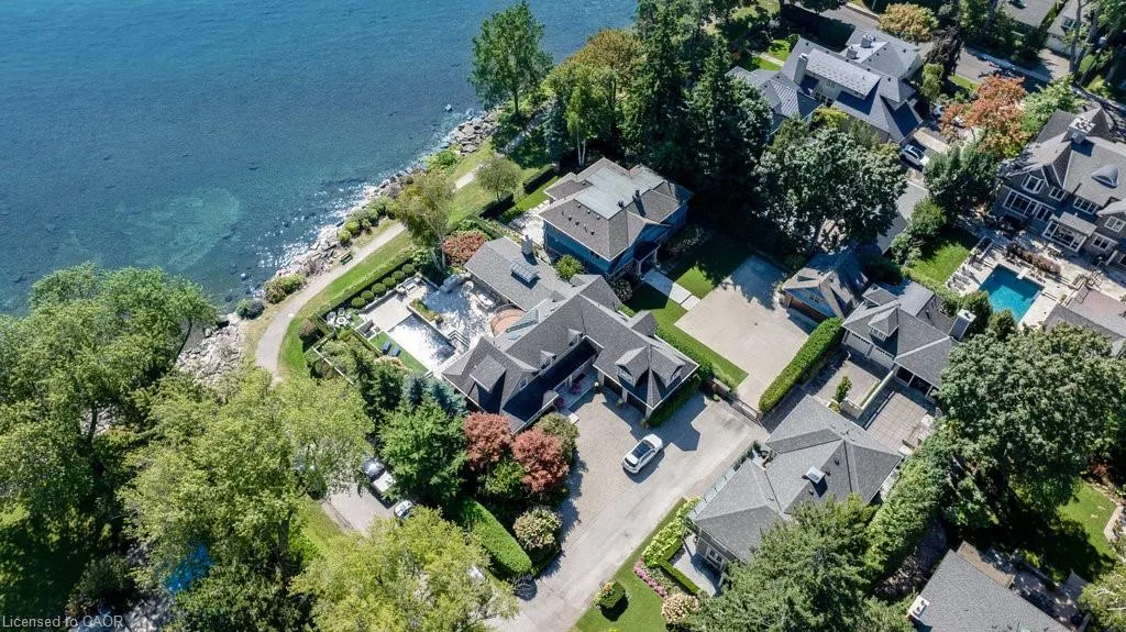 8 Chartwell Road