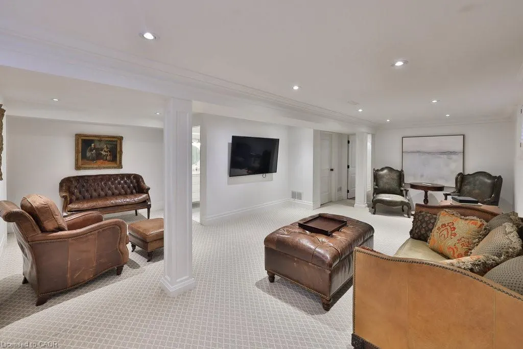 8 Chartwell Road