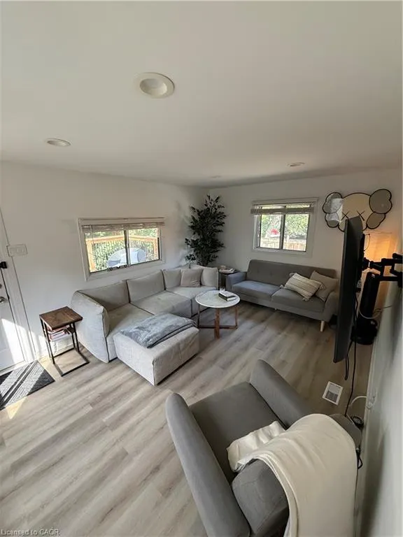 20 Canada Street, #3